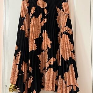 Chic Floral A-Line Skirt in Black and Peach